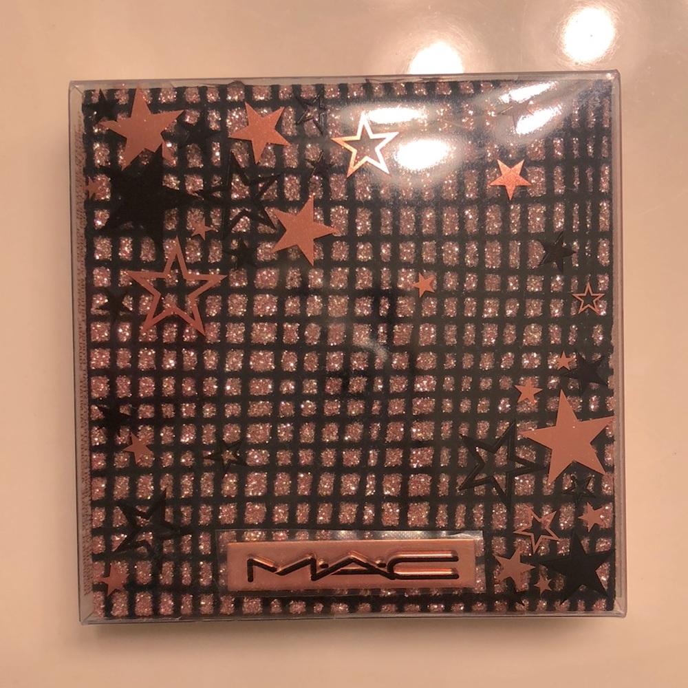 MAC star-sighting compact: neutral